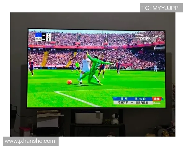 西甲第十轮巴萨与皇马激战回顾：经典对决再现足球魅力